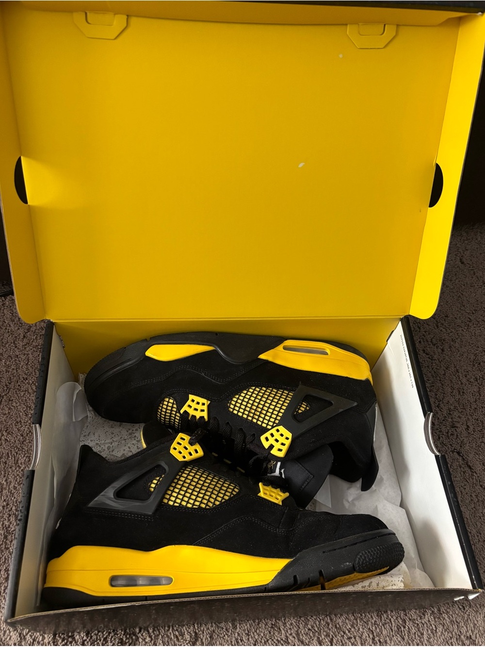 Air Jordan 4 Retro Black/White, Tour Yellow Size 12.5